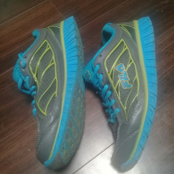 Fila shoes size 9,5 (blue and Gray) - Picture 4 of 6
